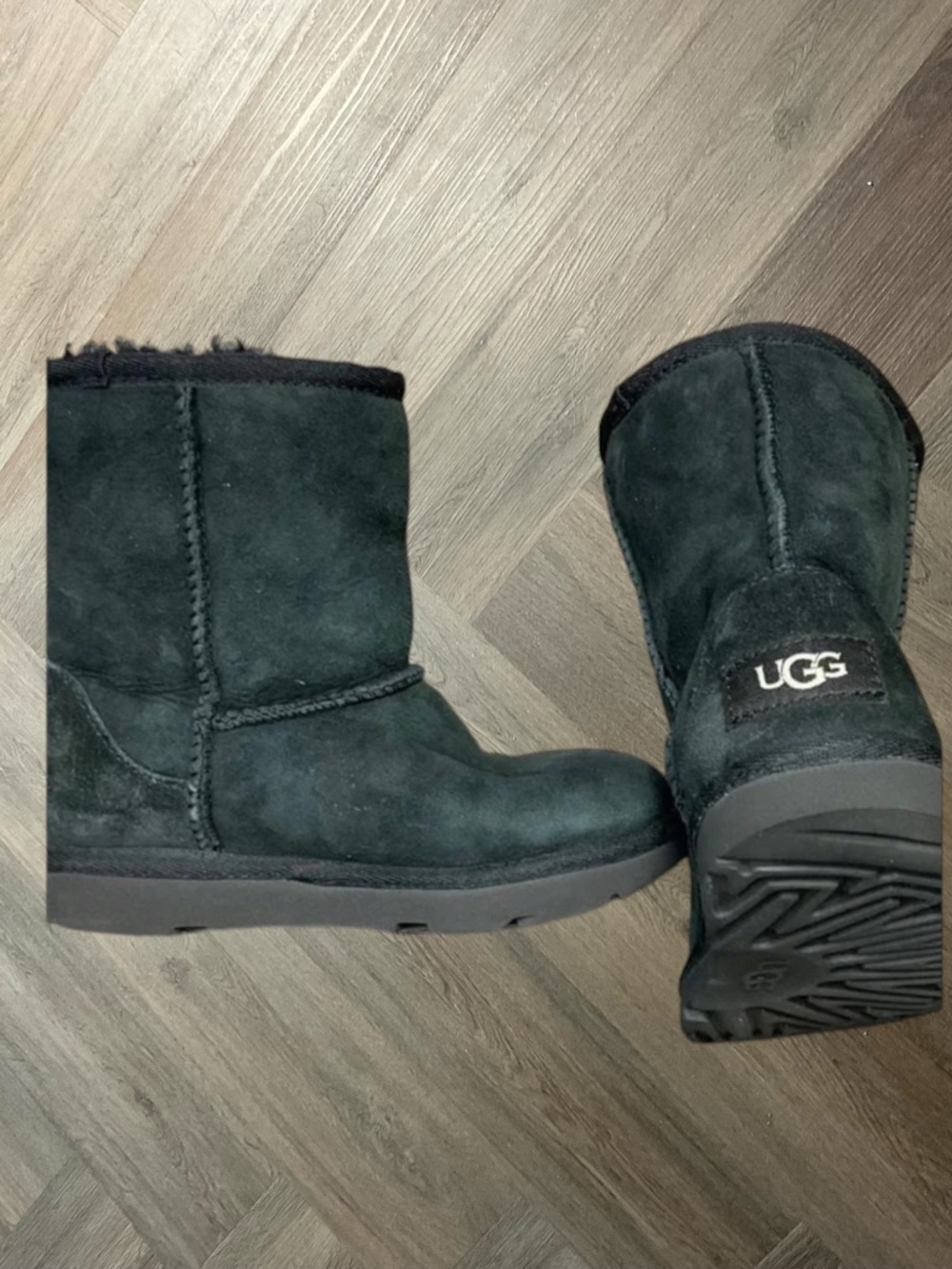 UGG Boots Kids 11 Black Unisex Sheepskin Fur Suede Comfy Winter Ski Boho Cozy